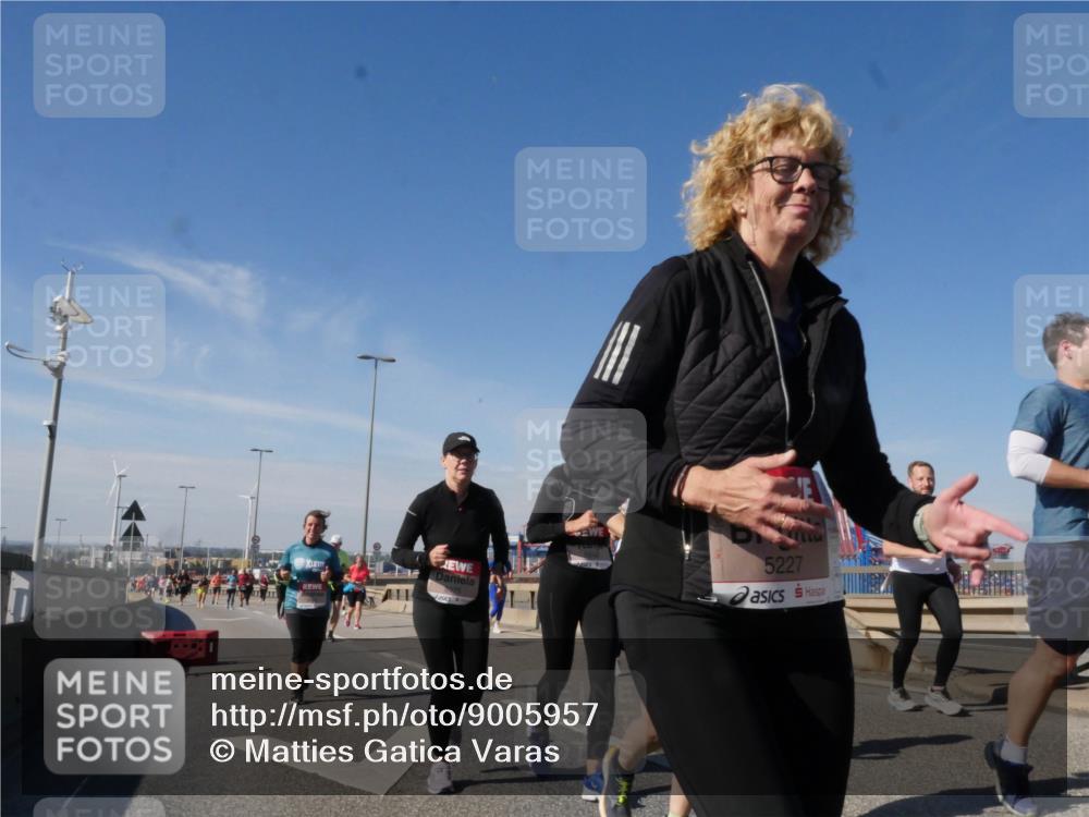 03.10.2025 - Köhlbrandbrückenlauf Matties Gatica Varas http://msf.ph/oto/9005957 03.10.2025 13:00:52 Position 2 5227 meine-sportfotos.de