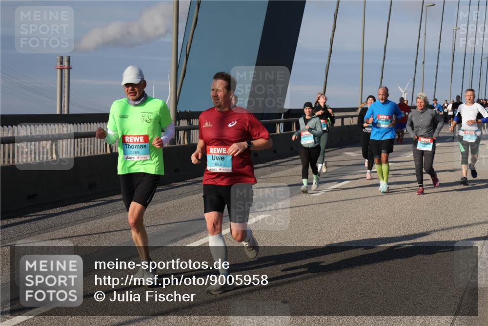 03.10.2025 - Köhlbrandbrückenlauf Julia Fischer http://msf.ph/oto/9005958 03.10.2025 09:54:03 Position 2 3265, 1883 meine-sportfotos.de