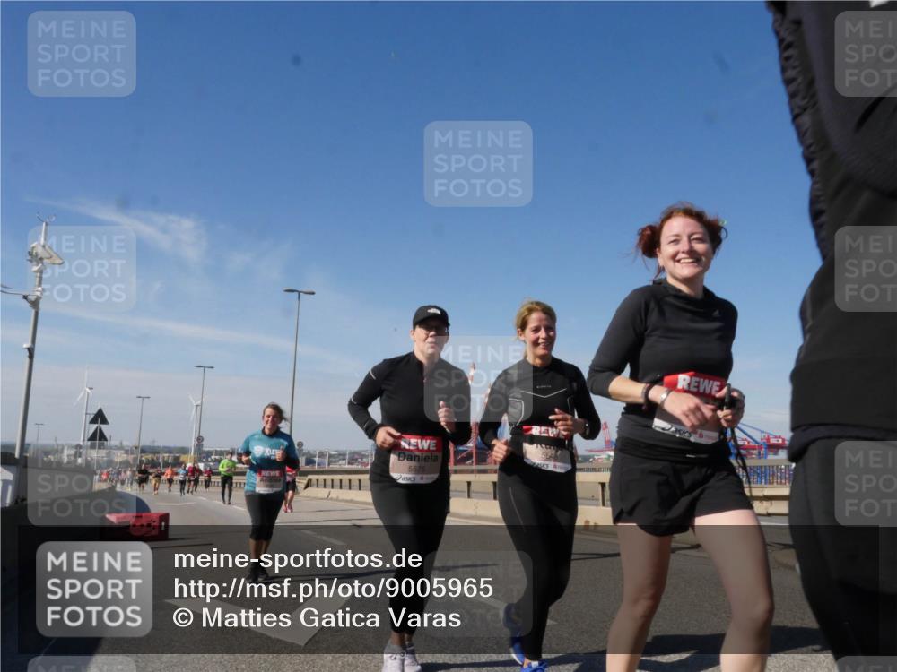 03.10.2025 - Köhlbrandbrückenlauf Matties Gatica Varas http://msf.ph/oto/9005965 03.10.2025 13:00:52 Position 2 5575, 5548 meine-sportfotos.de