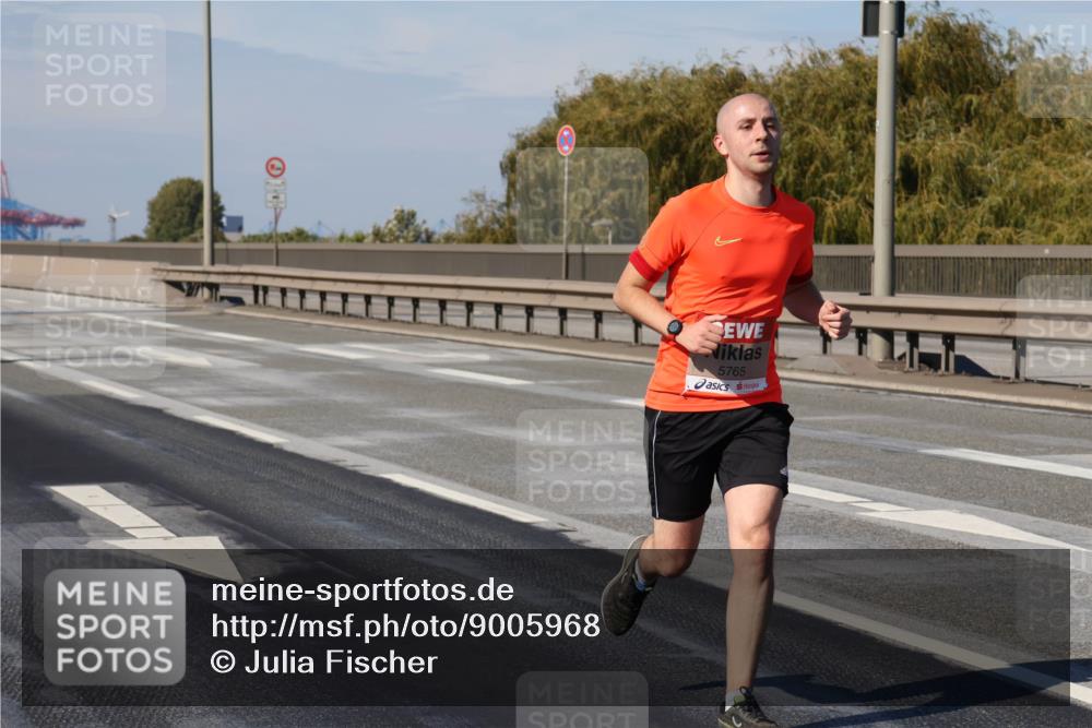 03.10.2025 - Köhlbrandbrückenlauf Julia Fischer http://msf.ph/oto/9005968 03.10.2025 12:42:39 Position 3 5765 meine-sportfotos.de