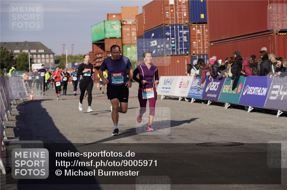 03.10.2025 - Köhlbrandbrückenlauf Michael Burmester http://msf.ph/oto/9005971 03.10.2025 10:08:13 Ziel 1407, 2026, 3278, 3309, 3361, 3362 meine-sportfotos.de