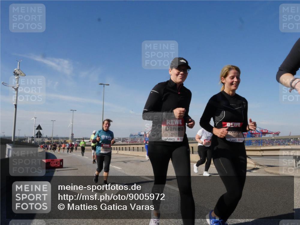 03.10.2025 - Köhlbrandbrückenlauf Matties Gatica Varas http://msf.ph/oto/9005972 03.10.2025 13:00:53 Position 2 5575 meine-sportfotos.de