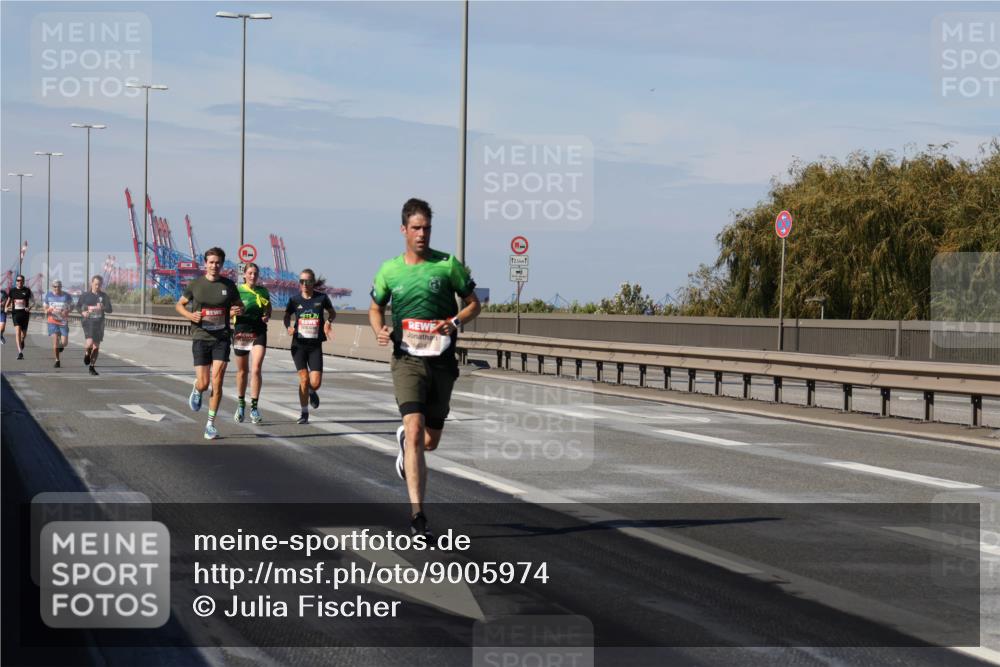 03.10.2025 - Köhlbrandbrückenlauf Julia Fischer http://msf.ph/oto/9005974 03.10.2025 12:42:43 Position 3 24, 12, 5 meine-sportfotos.de