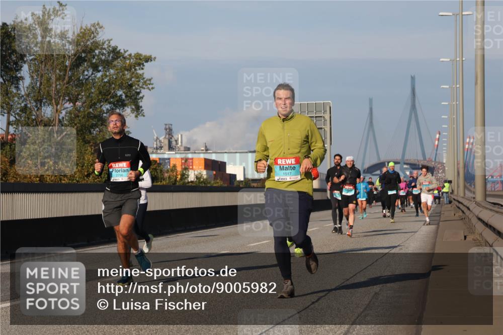 03.10.2025 - Köhlbrandbrückenlauf Luisa Fischer http://msf.ph/oto/9005982 03.10.2025 10:47:44 Position 3 2796, 1517 meine-sportfotos.de