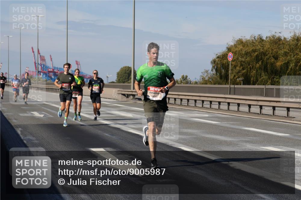 03.10.2025 - Köhlbrandbrückenlauf Julia Fischer http://msf.ph/oto/9005987 03.10.2025 12:42:44 Position 3 6624 meine-sportfotos.de
