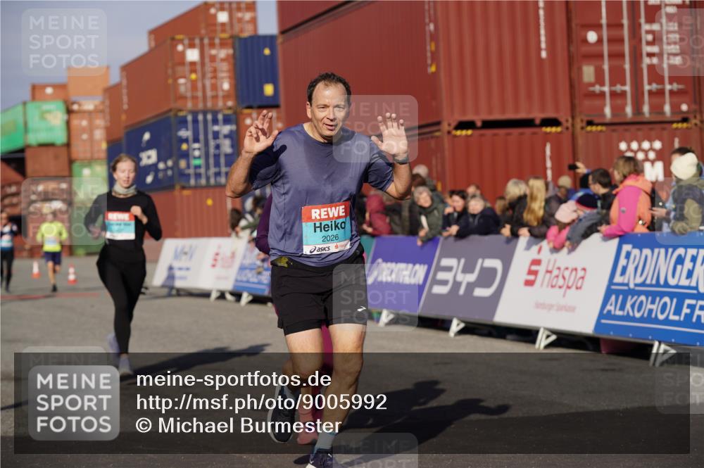 03.10.2025 - Köhlbrandbrückenlauf Michael Burmester http://msf.ph/oto/9005992 03.10.2025 10:08:15 Ziel 1203, 1407, 1461, 1876, 2026, 3278, 3309, 3361, 3362 meine-sportfotos.de