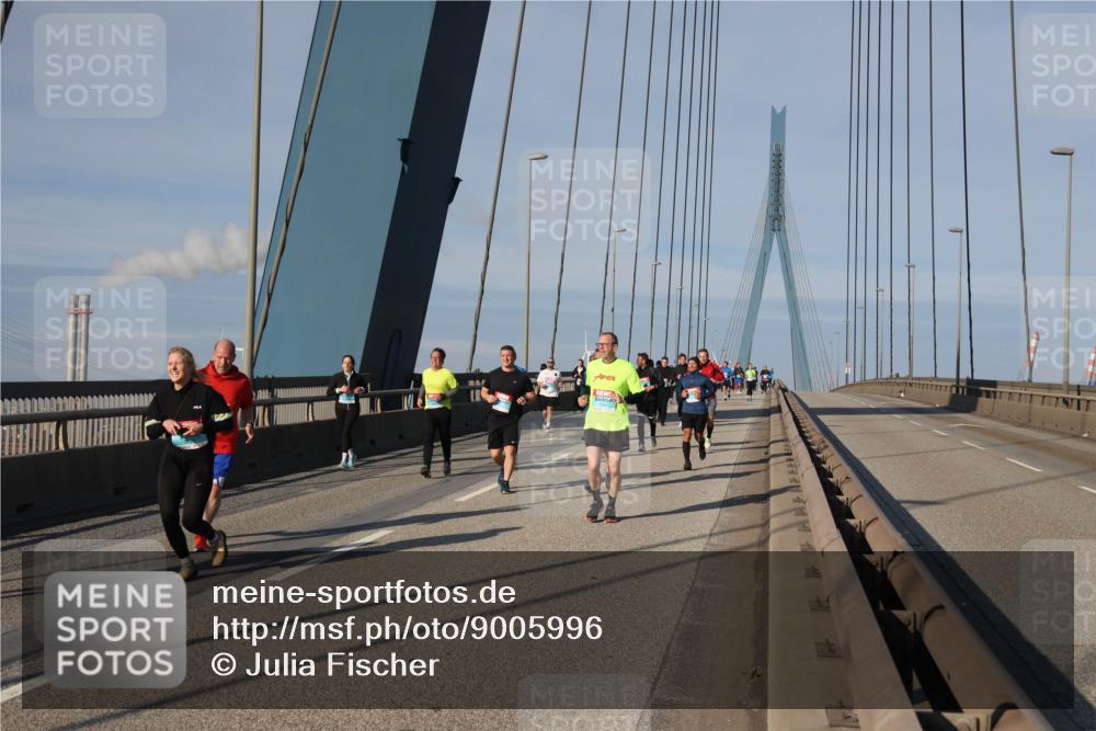 03.10.2025 - Köhlbrandbrückenlauf Julia Fischer http://msf.ph/oto/9005996 03.10.2025 09:54:12 Position 2  meine-sportfotos.de