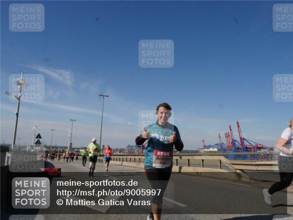 03.10.2025 - Köhlbrandbrückenlauf Matties Gatica Varas http://msf.ph/oto/9005997 03.10.2025 13:00:54 Position 2 5466 meine-sportfotos.de