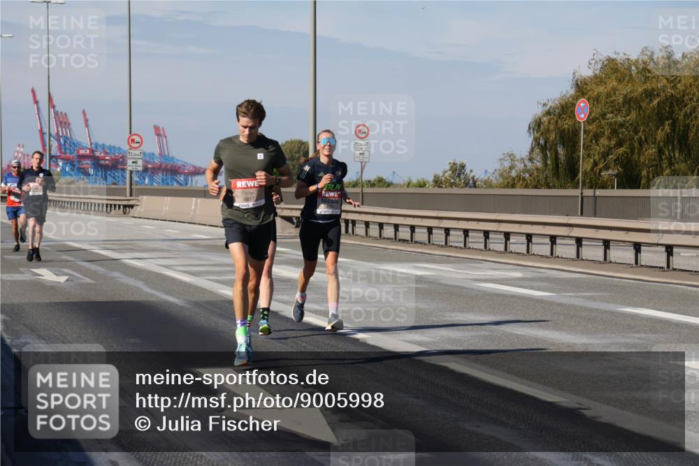 03.10.2025 - Köhlbrandbrückenlauf Julia Fischer http://msf.ph/oto/9005998 03.10.2025 12:42:46 Position 3 12, 5, 6817, 12, 5 meine-sportfotos.de