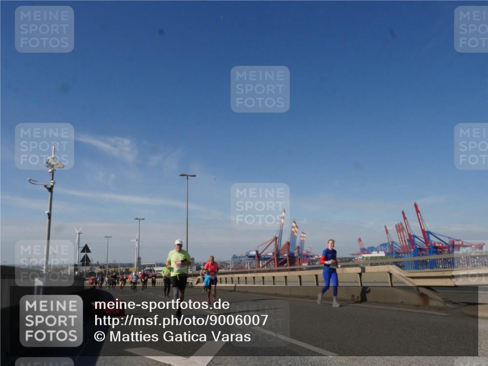 03.10.2025 - Köhlbrandbrückenlauf Matties Gatica Varas http://msf.ph/oto/9006007 03.10.2025 13:00:55 Position 2  meine-sportfotos.de