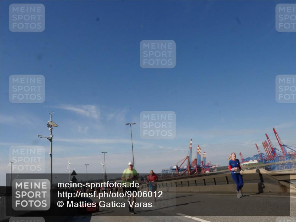 03.10.2025 - Köhlbrandbrückenlauf Matties Gatica Varas http://msf.ph/oto/9006012 03.10.2025 13:00:56 Position 2  meine-sportfotos.de