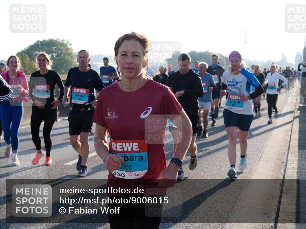 03.10.2025 - Köhlbrandbrückenlauf Fabian Wolf http://msf.ph/oto/9006015 03.10.2025 09:19:30 Position 3 1049, 1739, 1705, 41, 1640 meine-sportfotos.de
