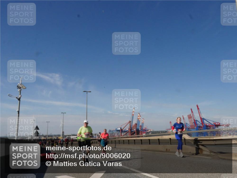 03.10.2025 - Köhlbrandbrückenlauf Matties Gatica Varas http://msf.ph/oto/9006020 03.10.2025 13:00:56 Position 2  meine-sportfotos.de