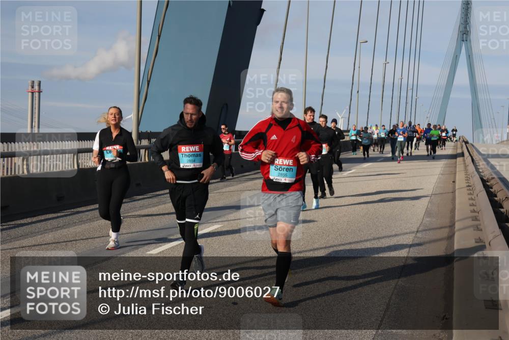 03.10.2025 - Köhlbrandbrückenlauf Julia Fischer http://msf.ph/oto/9006027 03.10.2025 09:54:18 Position 2 2854, 2855 meine-sportfotos.de