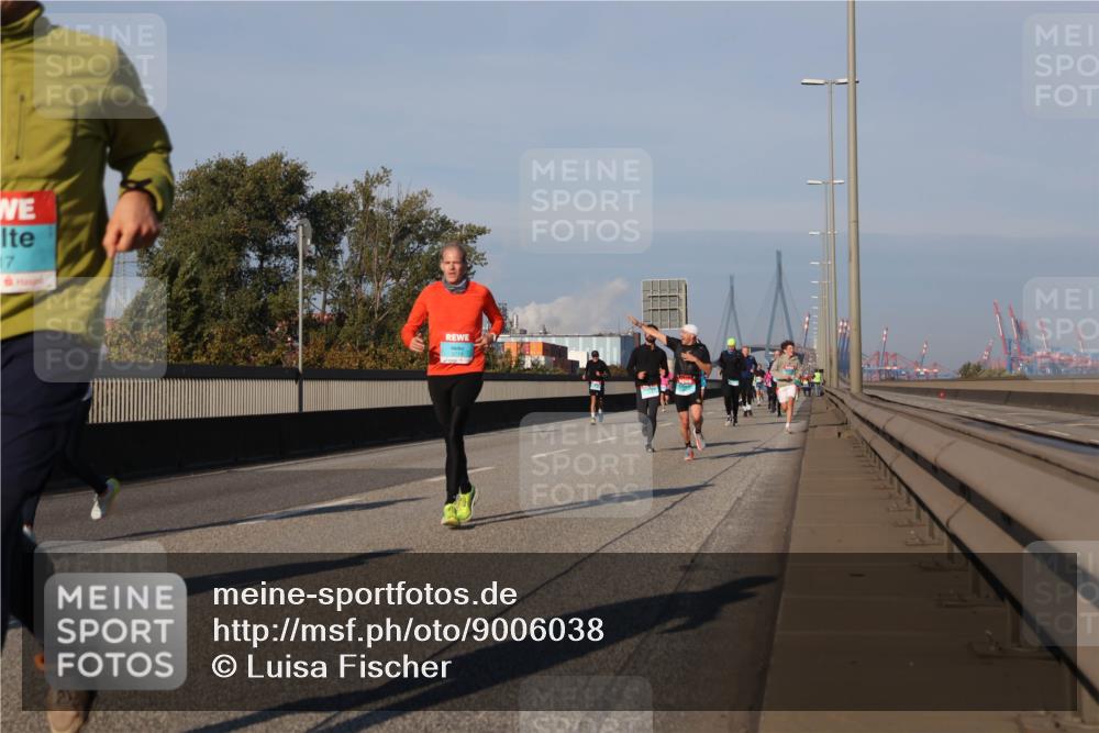 03.10.2025 - Köhlbrandbrückenlauf Luisa Fischer http://msf.ph/oto/9006038 03.10.2025 10:47:48 Position 3 17 meine-sportfotos.de