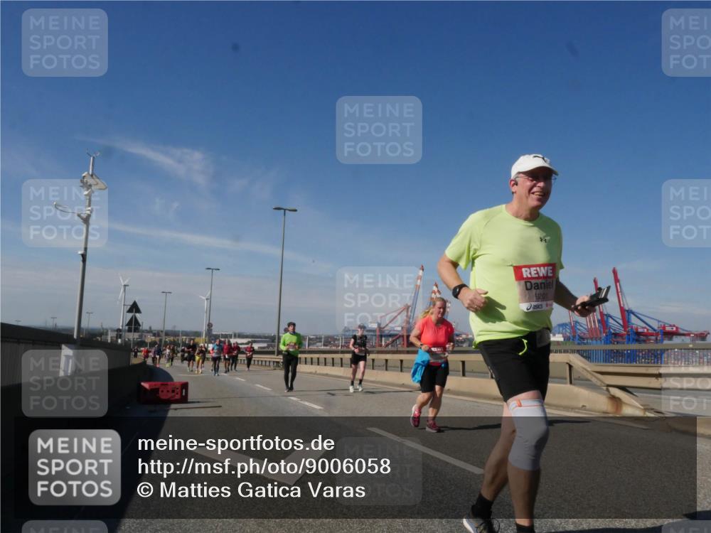 03.10.2025 - Köhlbrandbrückenlauf Matties Gatica Varas http://msf.ph/oto/9006058 03.10.2025 13:00:59 Position 2 6201 meine-sportfotos.de