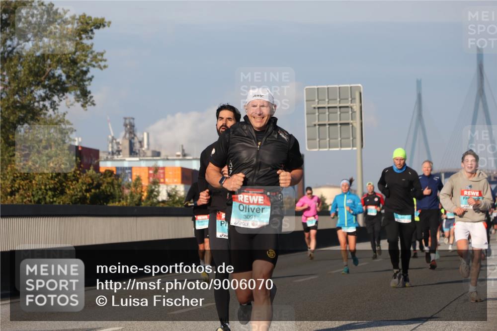 03.10.2025 - Köhlbrandbrückenlauf Luisa Fischer http://msf.ph/oto/9006070 03.10.2025 10:47:50 Position 3 3091 meine-sportfotos.de