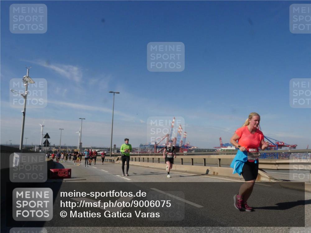 03.10.2025 - Köhlbrandbrückenlauf Matties Gatica Varas http://msf.ph/oto/9006075 03.10.2025 13:01:01 Position 2  meine-sportfotos.de
