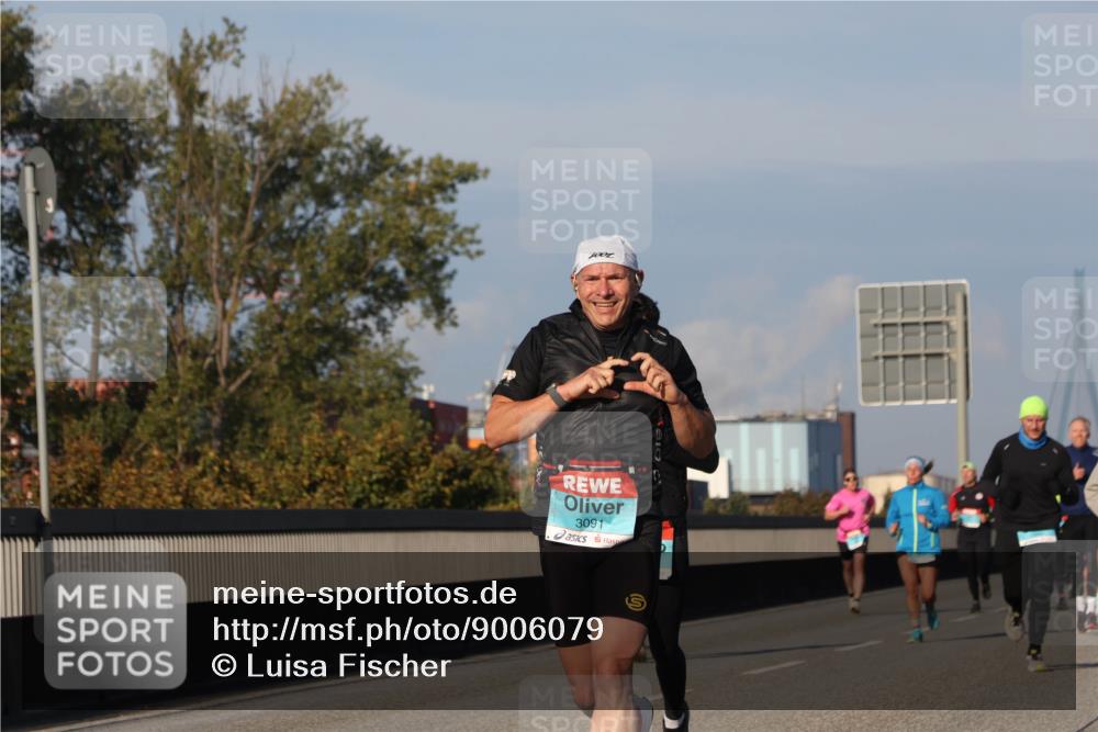 03.10.2025 - Köhlbrandbrückenlauf Luisa Fischer http://msf.ph/oto/9006079 03.10.2025 10:47:51 Position 3 3091 meine-sportfotos.de