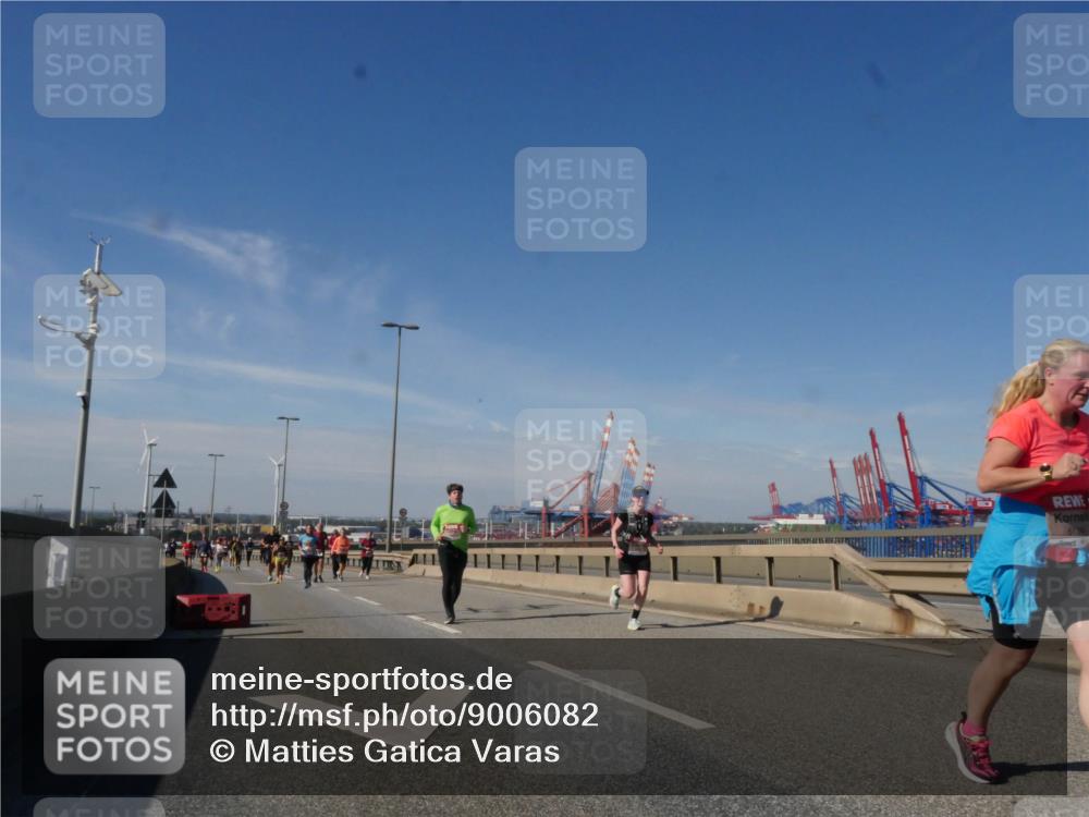 03.10.2025 - Köhlbrandbrückenlauf Matties Gatica Varas http://msf.ph/oto/9006082 03.10.2025 13:01:01 Position 2 5199 meine-sportfotos.de