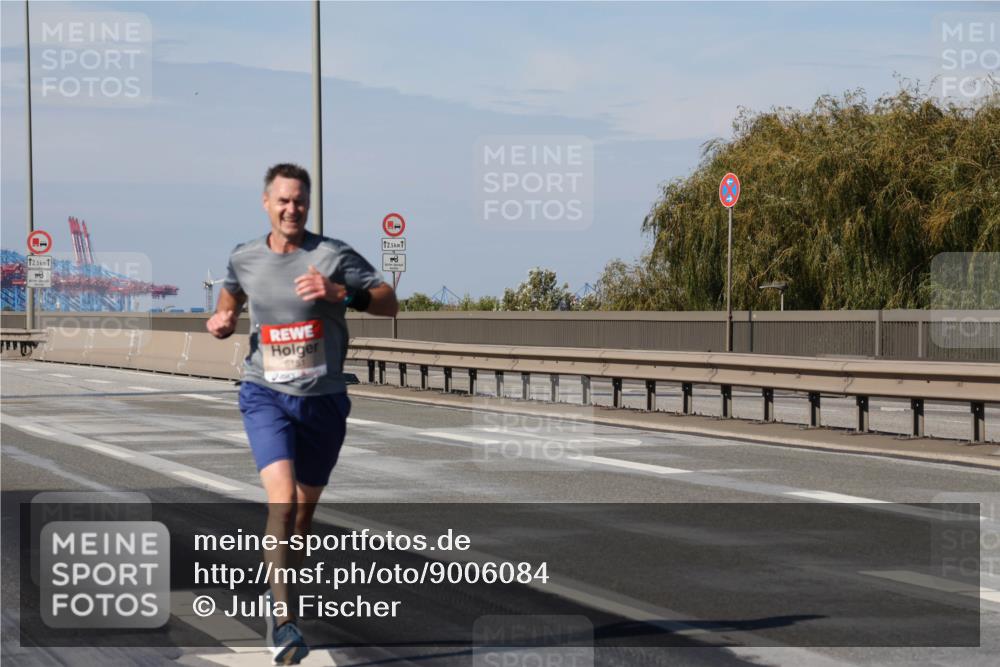 03.10.2025 - Köhlbrandbrückenlauf Julia Fischer http://msf.ph/oto/9006084 03.10.2025 12:43:01 Position 3 12, 5, 6151, 12, 5 meine-sportfotos.de