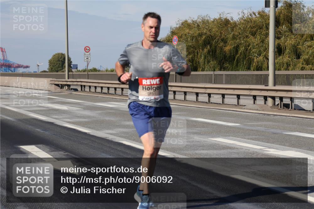 03.10.2025 - Köhlbrandbrückenlauf Julia Fischer http://msf.ph/oto/9006092 03.10.2025 12:43:02 Position 3 12, 5, 6151 meine-sportfotos.de