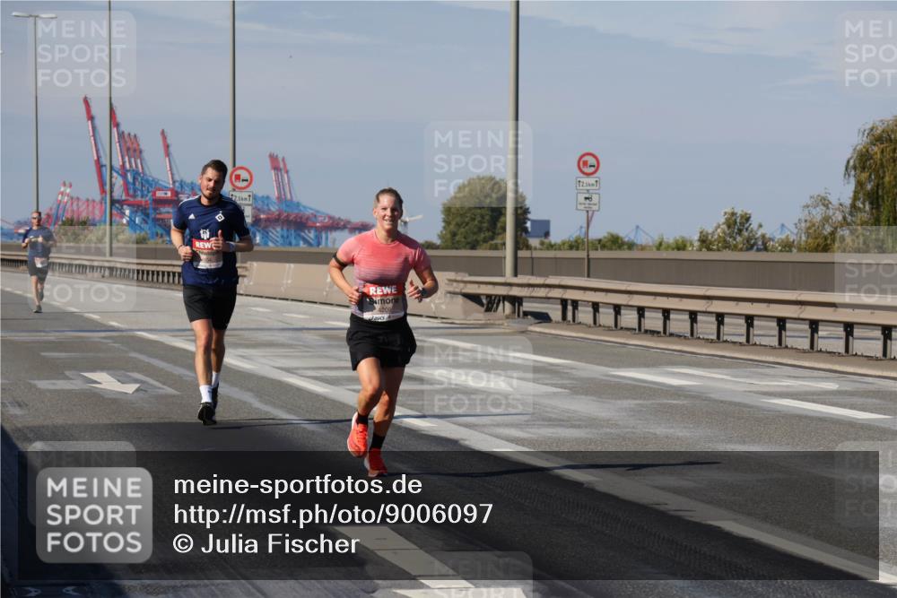 03.10.2025 - Köhlbrandbrückenlauf Julia Fischer http://msf.ph/oto/9006097 03.10.2025 12:43:10 Position 3 2, 5, 4209, 12, 5 meine-sportfotos.de