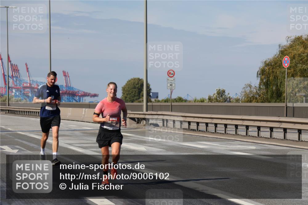 03.10.2025 - Köhlbrandbrückenlauf Julia Fischer http://msf.ph/oto/9006102 03.10.2025 12:43:10 Position 3 12, 5 meine-sportfotos.de