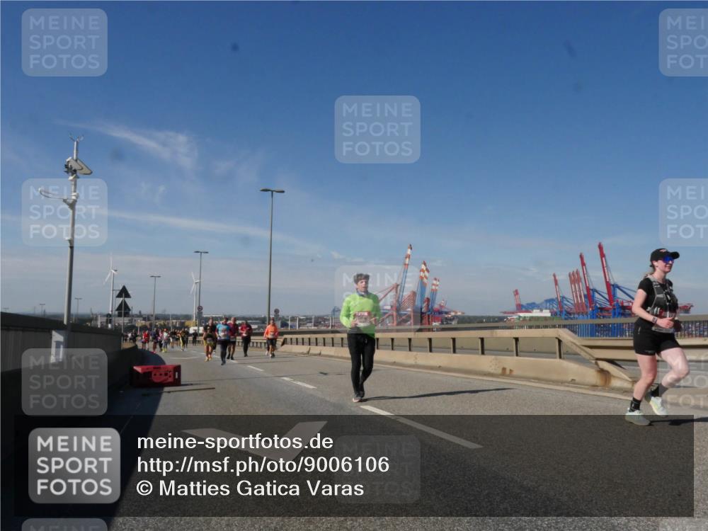 03.10.2025 - Köhlbrandbrückenlauf Matties Gatica Varas http://msf.ph/oto/9006106 03.10.2025 13:01:04 Position 2  meine-sportfotos.de