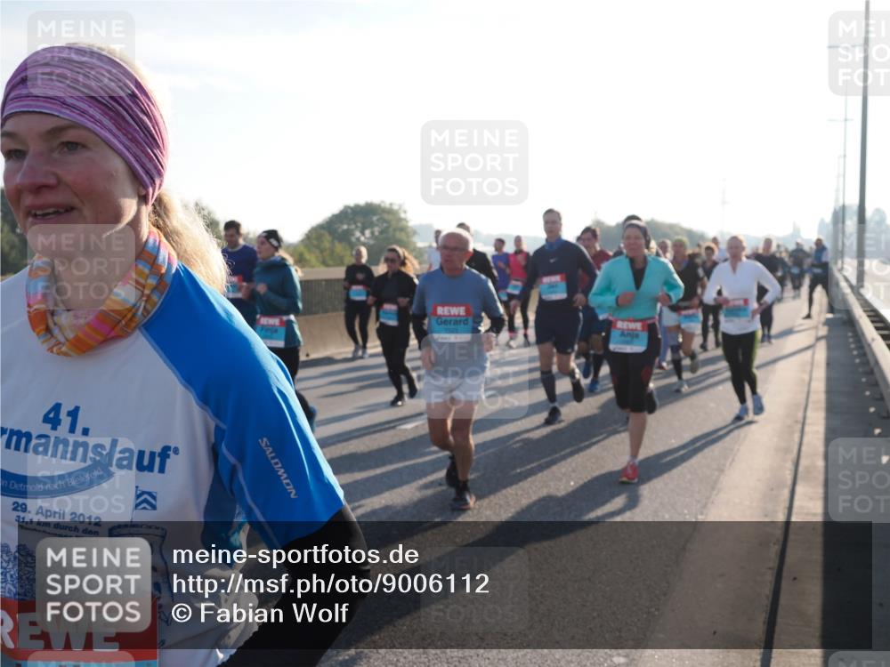 03.10.2025 - Köhlbrandbrückenlauf Fabian Wolf http://msf.ph/oto/9006112 03.10.2025 09:19:32 Position 3 41, 29, 2012, 31, 1 meine-sportfotos.de