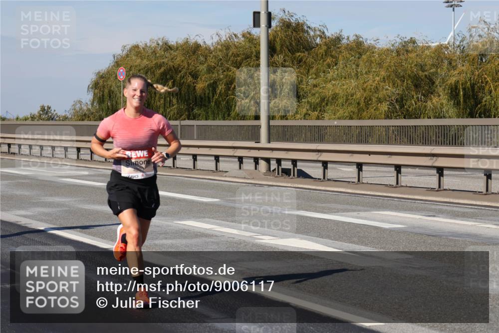 03.10.2025 - Köhlbrandbrückenlauf Julia Fischer http://msf.ph/oto/9006117 03.10.2025 12:43:12 Position 3 4209 meine-sportfotos.de
