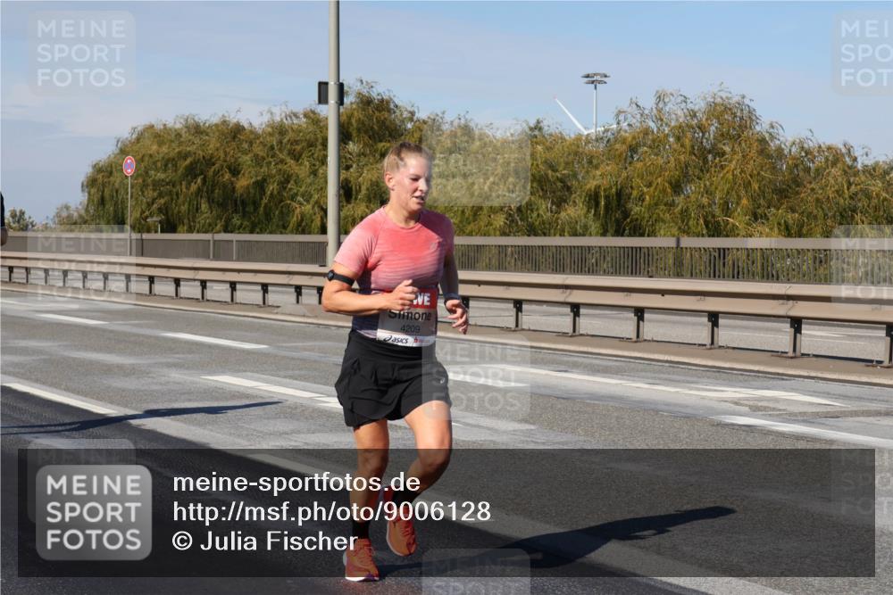 03.10.2025 - Köhlbrandbrückenlauf Julia Fischer http://msf.ph/oto/9006128 03.10.2025 12:43:13 Position 3 4209 meine-sportfotos.de