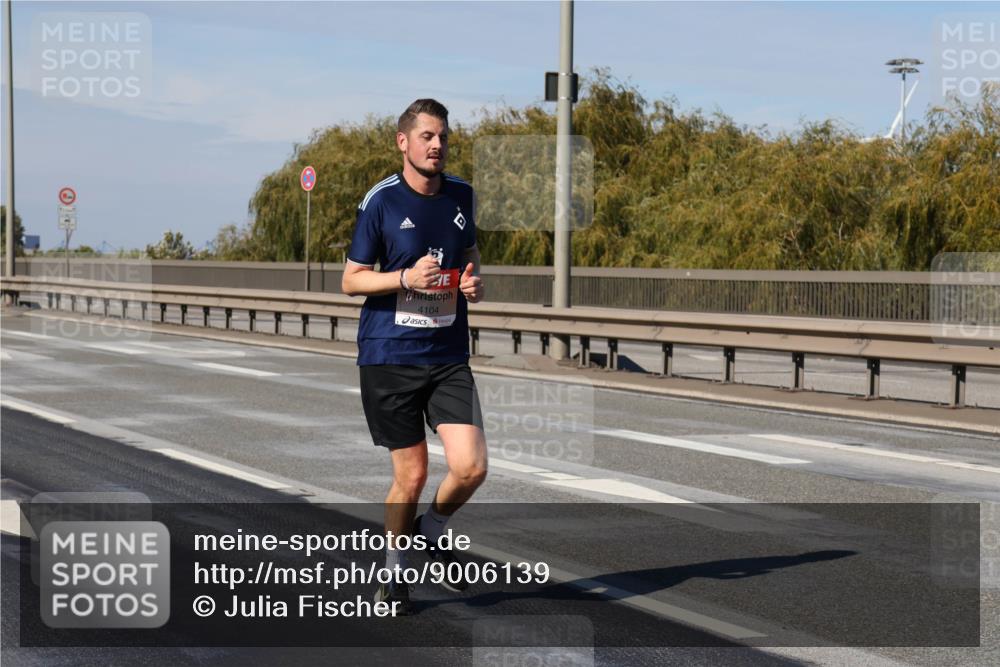 03.10.2025 - Köhlbrandbrückenlauf Julia Fischer http://msf.ph/oto/9006139 03.10.2025 12:43:14 Position 3 4104 meine-sportfotos.de
