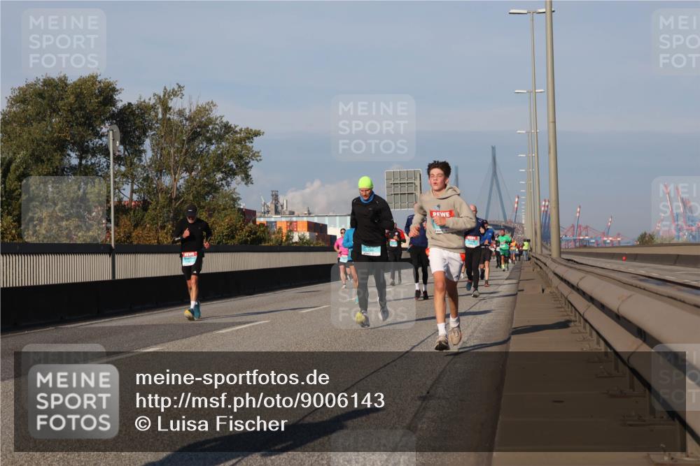 03.10.2025 - Köhlbrandbrückenlauf Luisa Fischer http://msf.ph/oto/9006143 03.10.2025 10:47:54 Position 3  meine-sportfotos.de