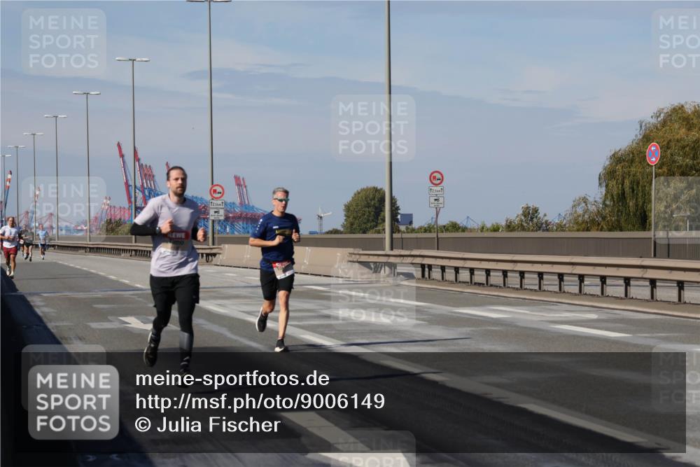 03.10.2025 - Köhlbrandbrückenlauf Julia Fischer http://msf.ph/oto/9006149 03.10.2025 12:43:20 Position 3 12, 5, 12, 5 meine-sportfotos.de