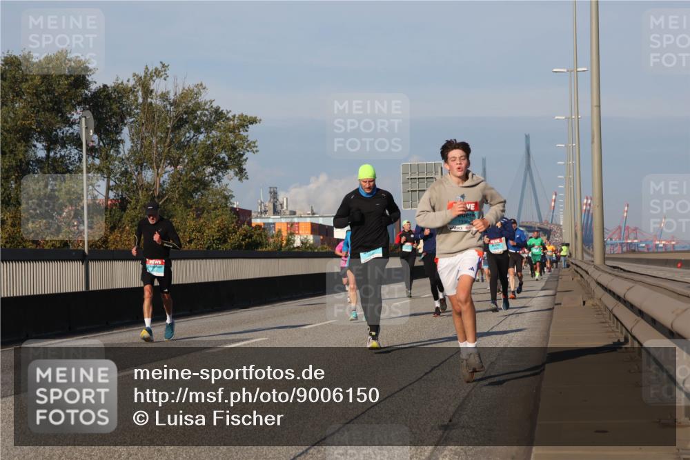 03.10.2025 - Köhlbrandbrückenlauf Luisa Fischer http://msf.ph/oto/9006150 03.10.2025 10:47:54 Position 3  meine-sportfotos.de