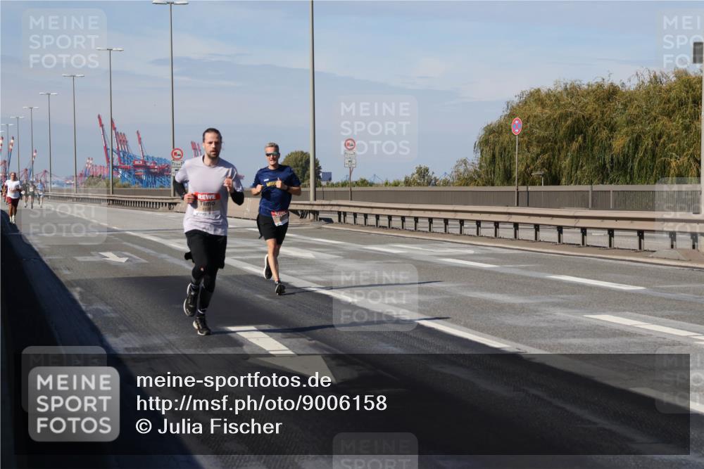03.10.2025 - Köhlbrandbrückenlauf Julia Fischer http://msf.ph/oto/9006158 03.10.2025 12:43:21 Position 3 12, 5, 12, 5, 1 meine-sportfotos.de