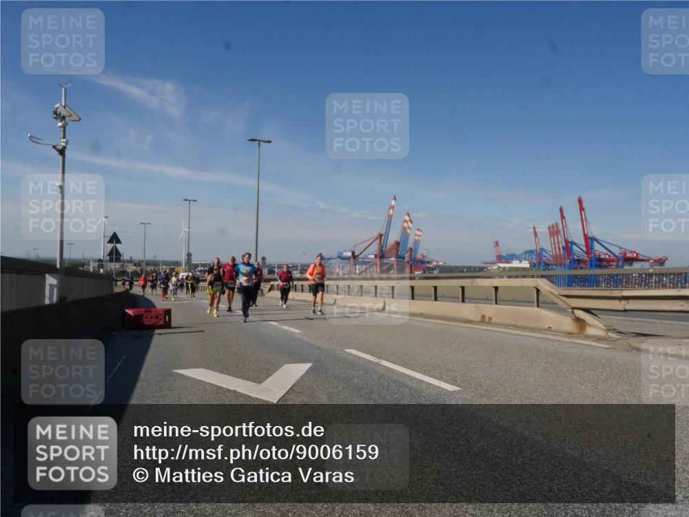 03.10.2025 - Köhlbrandbrückenlauf Matties Gatica Varas http://msf.ph/oto/9006159 03.10.2025 13:01:07 Position 2  meine-sportfotos.de