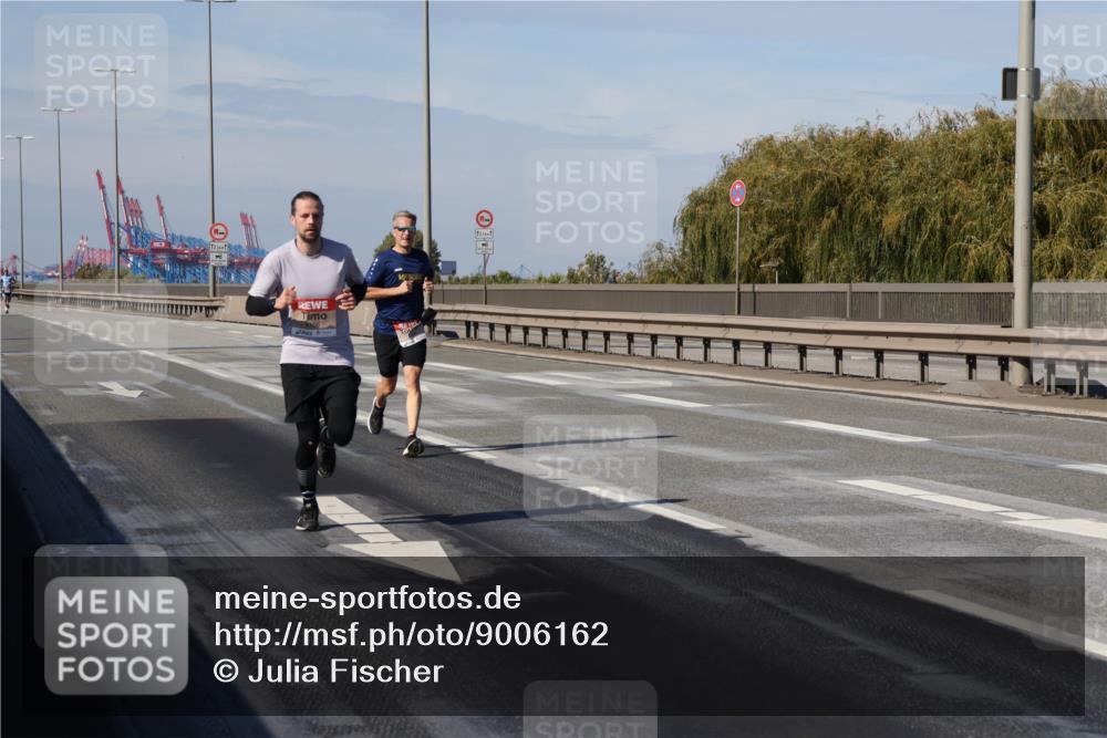03.10.2025 - Köhlbrandbrückenlauf Julia Fischer http://msf.ph/oto/9006162 03.10.2025 12:43:21 Position 3 125, 1 meine-sportfotos.de