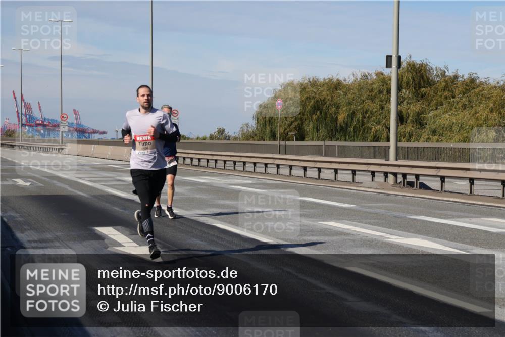 03.10.2025 - Köhlbrandbrückenlauf Julia Fischer http://msf.ph/oto/9006170 03.10.2025 12:43:22 Position 3 4106 meine-sportfotos.de