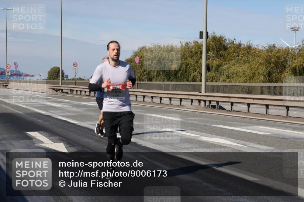 03.10.2025 - Köhlbrandbrückenlauf Julia Fischer http://msf.ph/oto/9006173 03.10.2025 12:43:23 Position 3 4106 meine-sportfotos.de