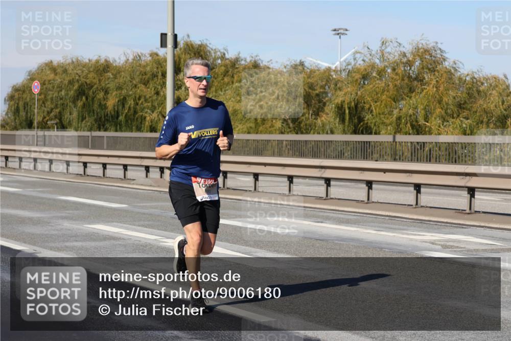 03.10.2025 - Köhlbrandbrückenlauf Julia Fischer http://msf.ph/oto/9006180 03.10.2025 12:43:24 Position 3  meine-sportfotos.de