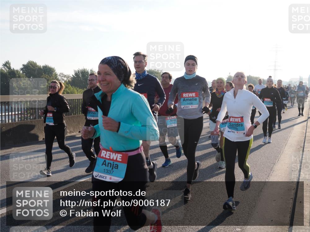 03.10.2025 - Köhlbrandbrückenlauf Fabian Wolf http://msf.ph/oto/9006187 03.10.2025 09:19:34 Position 3 1535, 1337, 2964, 1438, 1742 meine-sportfotos.de