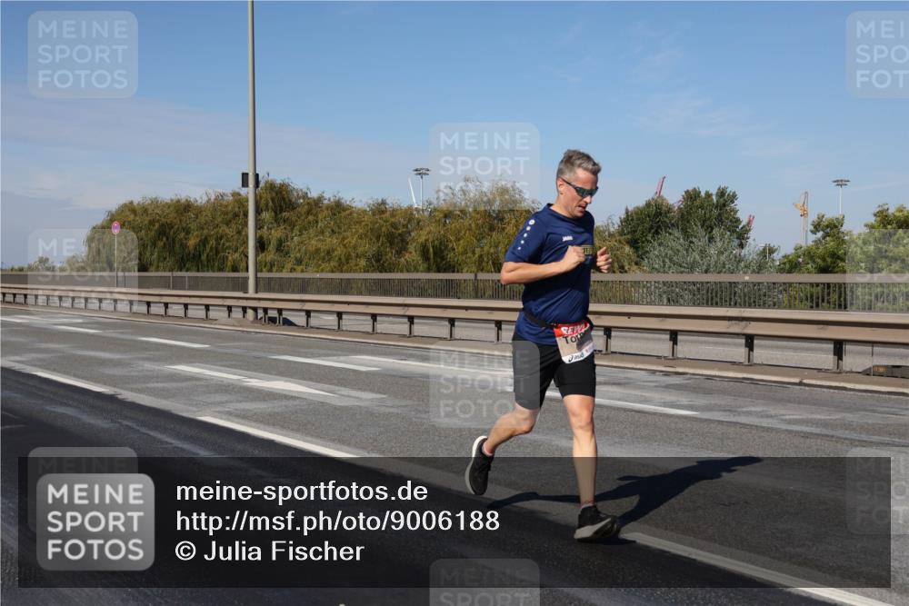 03.10.2025 - Köhlbrandbrückenlauf Julia Fischer http://msf.ph/oto/9006188 03.10.2025 12:43:25 Position 3  meine-sportfotos.de