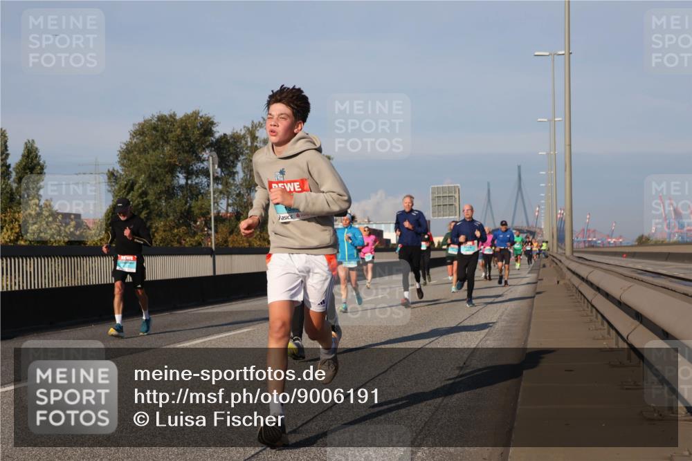 03.10.2025 - Köhlbrandbrückenlauf Luisa Fischer http://msf.ph/oto/9006191 03.10.2025 10:47:56 Position 3  meine-sportfotos.de