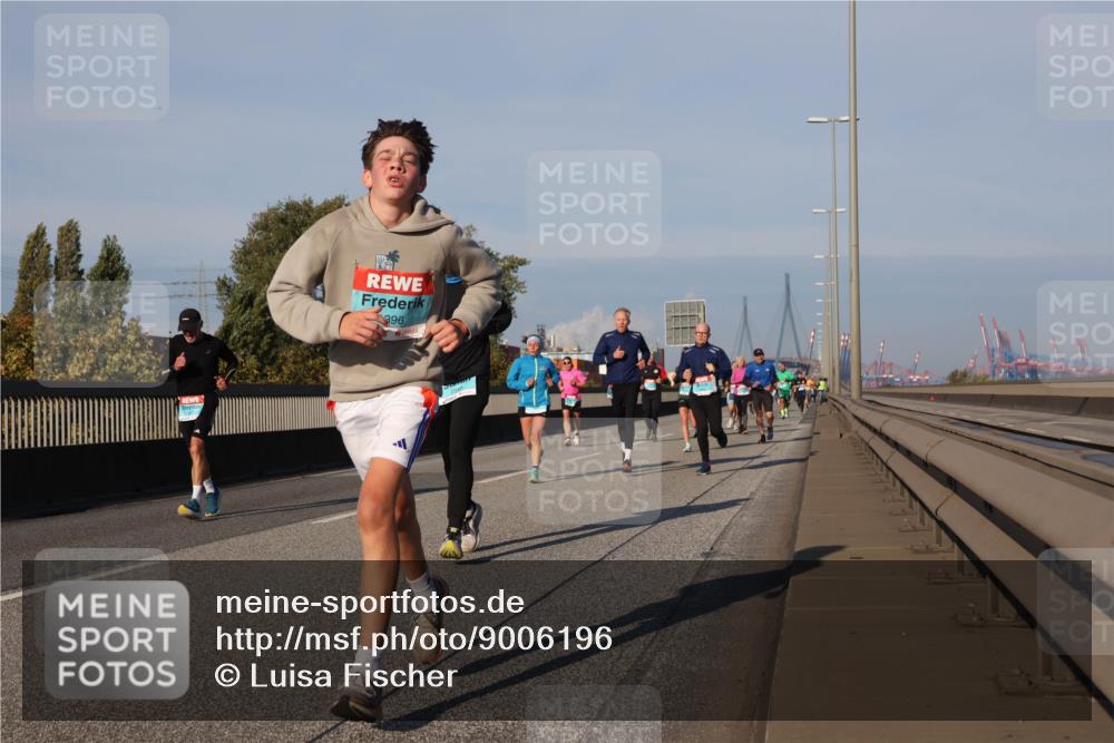 03.10.2025 - Köhlbrandbrückenlauf Luisa Fischer http://msf.ph/oto/9006196 03.10.2025 10:47:57 Position 3 396 meine-sportfotos.de