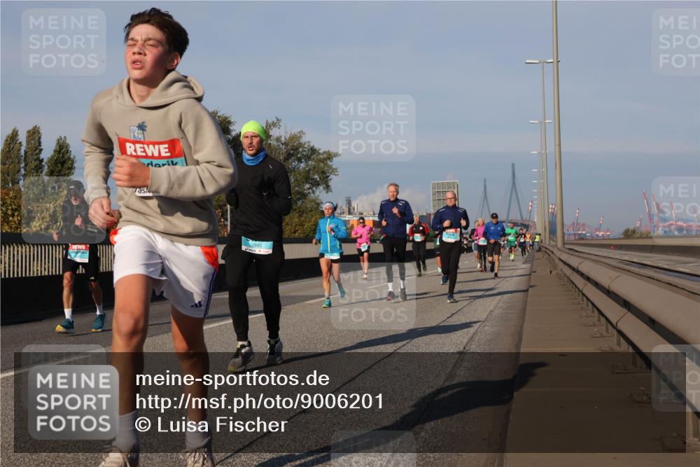 03.10.2025 - Köhlbrandbrückenlauf Luisa Fischer http://msf.ph/oto/9006201 03.10.2025 10:47:57 Position 3 2940 meine-sportfotos.de