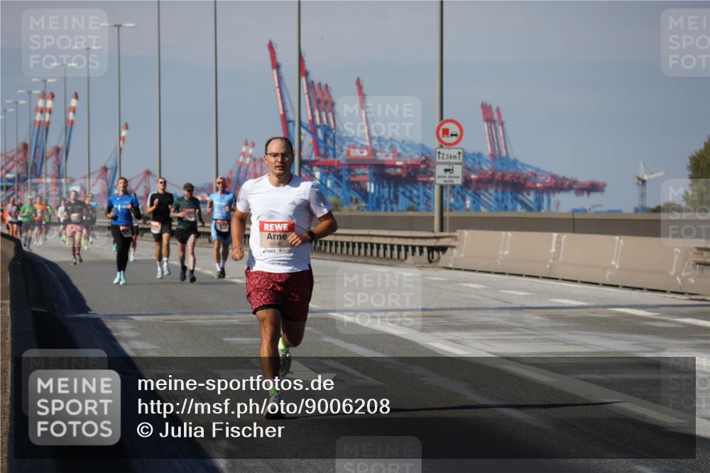 03.10.2025 - Köhlbrandbrückenlauf Julia Fischer http://msf.ph/oto/9006208 03.10.2025 12:43:31 Position 3 6130, 12, 5 meine-sportfotos.de