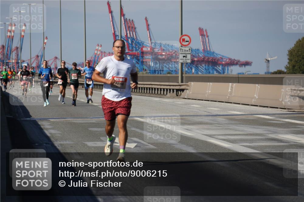 03.10.2025 - Köhlbrandbrückenlauf Julia Fischer http://msf.ph/oto/9006215 03.10.2025 12:43:32 Position 3 12, 5 meine-sportfotos.de