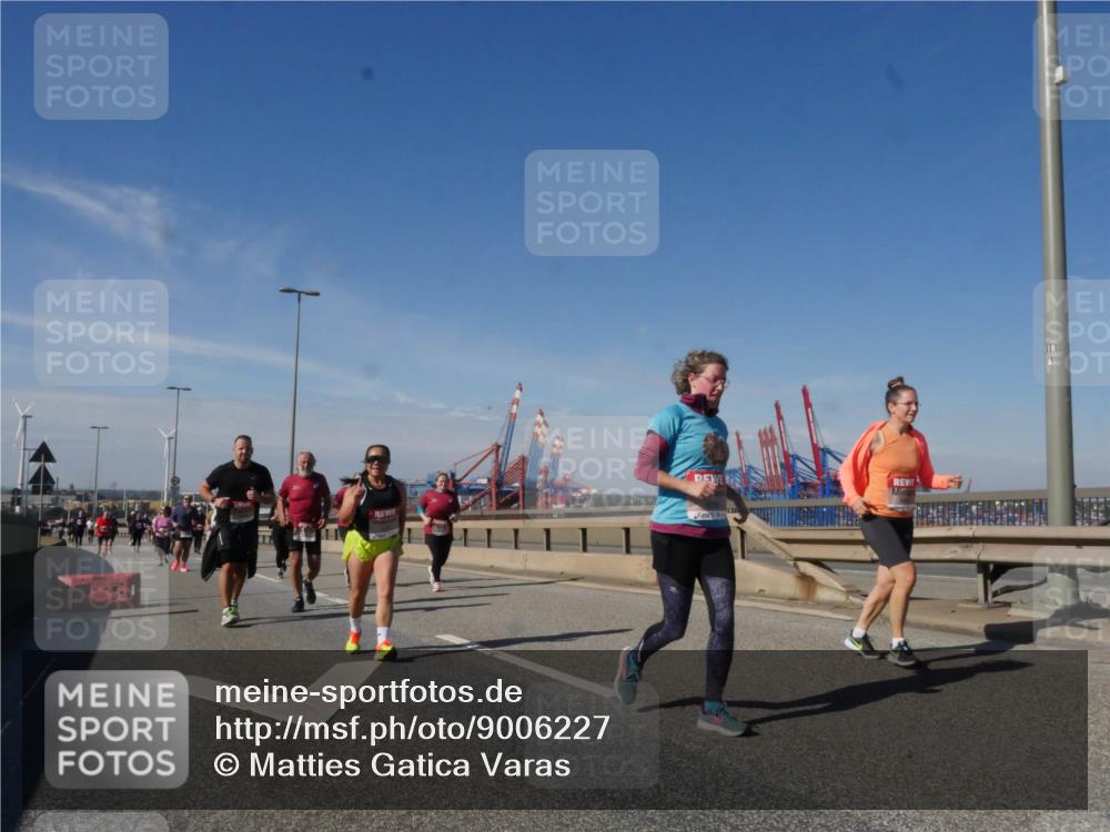 03.10.2025 - Köhlbrandbrückenlauf Matties Gatica Varas http://msf.ph/oto/9006227 03.10.2025 13:01:12 Position 2 118 meine-sportfotos.de